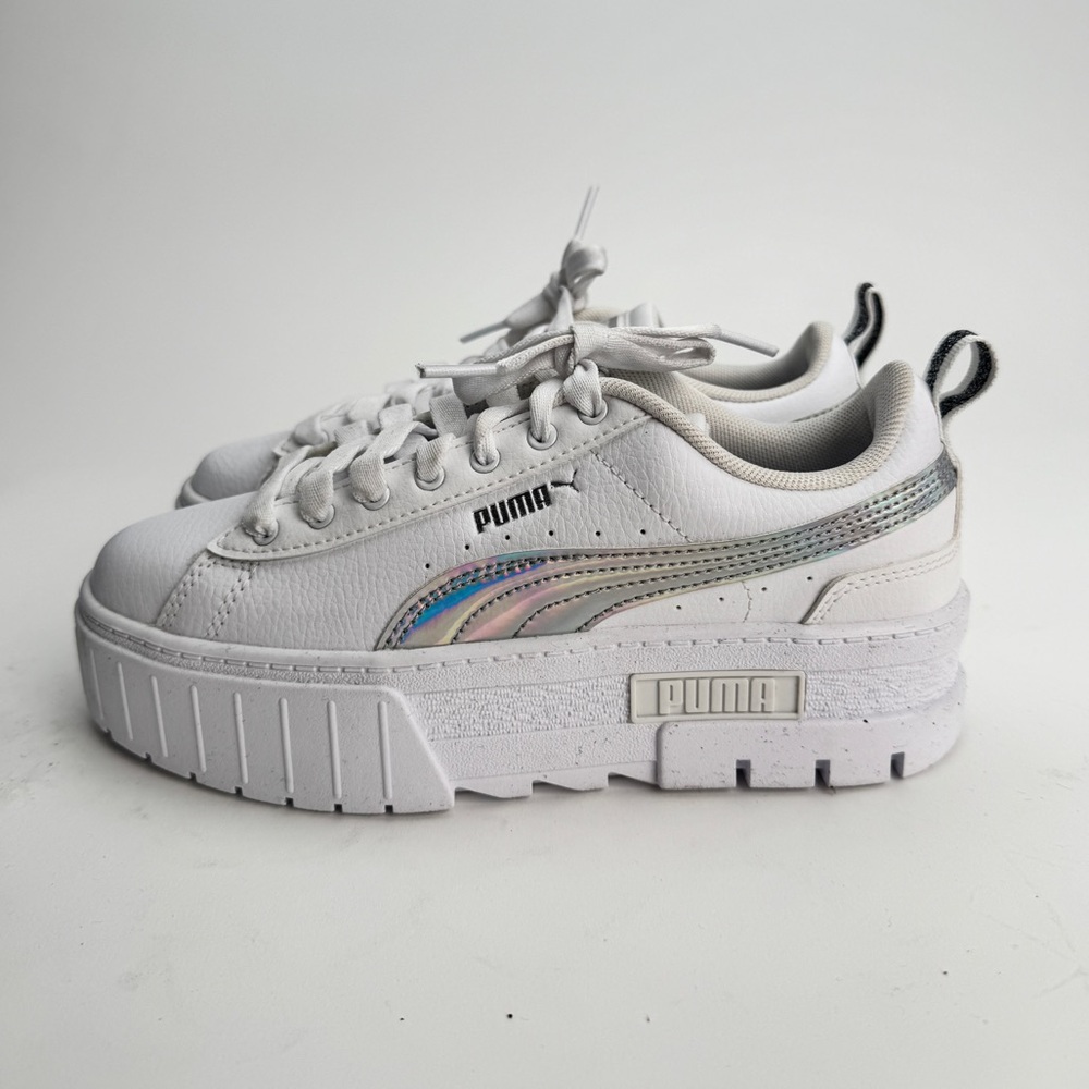 Puma Mayze White Platform Sneakers with Iridescent Detail!! Size US 7.